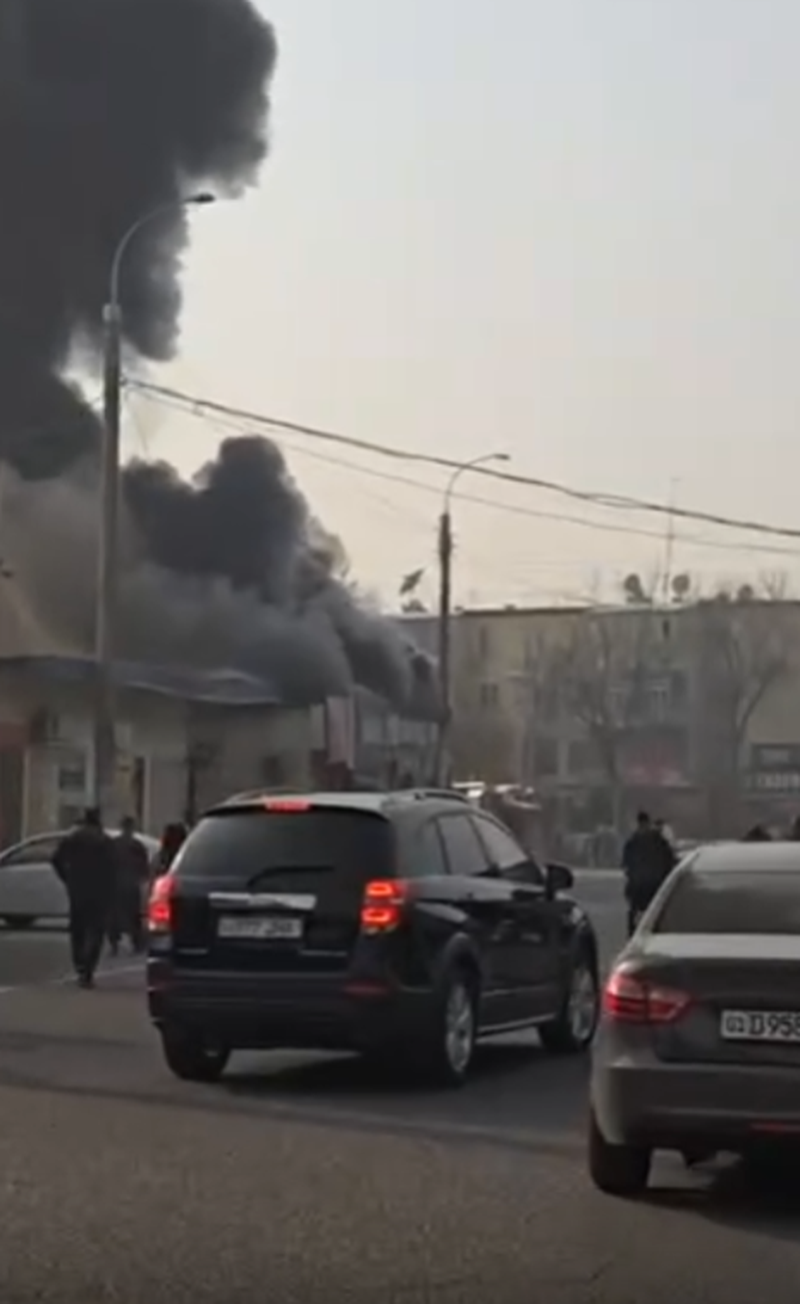 Изрображение 'В районе бывшего рынка "Кадышева" в Ташкенте произошел пожар (видео)'
