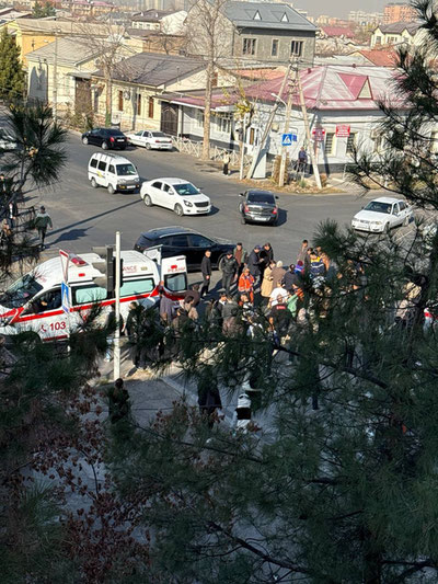 Изрображение 'В Мирабадском районе водитель Cherry сбил школьницу?'