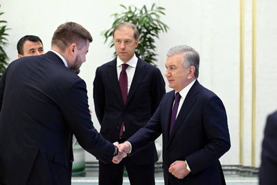 Изрображение 'Шавкат Мирзиёев принял делегацию Российской Федерации в главе с Денисом Мантуровым'