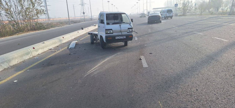 Изрображение 'На трассе в Ташкентской области столкнулись Labo и Malibu'