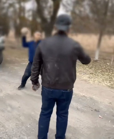 'Toshkent viloyatida "Damas" va "Toyota" haydovchilari janjallashdi'ning rasmi