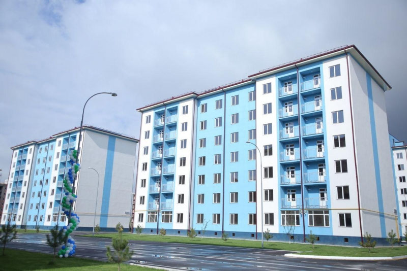 'Oʻzbekistonda naqd pulga uy-joy, avtomobil oldi-sotdi bekor qilinadi'ning rasmi