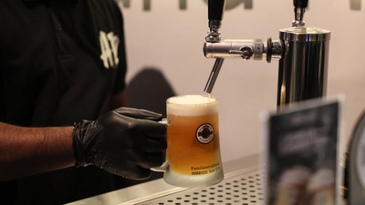 'Saudiyada alkogol sotib olishga ruxsat berilmoqda'ning rasmi