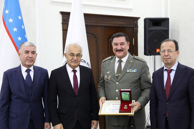 Изрображение 'В Ташкенте вручили нагрудные знаки «За защиту прав человека»'