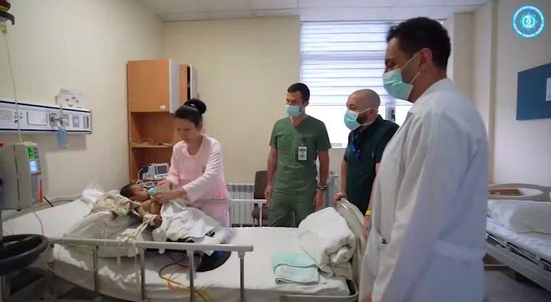 Изрображение 'Самому юному пациенту в Узбекистане пересадили печень'