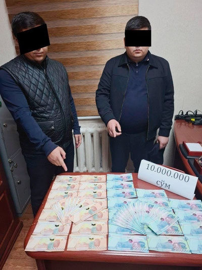 'Olmazorda soliq inspektorlari tadbirkordan pora talab qilishda qo‘lga tushdi'ning rasmi