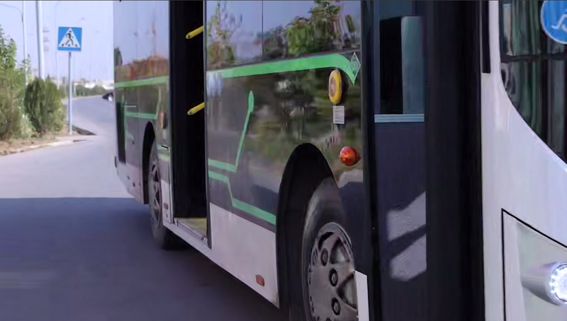 Изрображение 'В общественном транспорте Термеза полностью откажутся от "налички"'