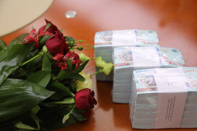 'Oltin medal sohiblariga 1 mlrd so‘mdan ortiq pul mukofoti beriladi'ning rasmi