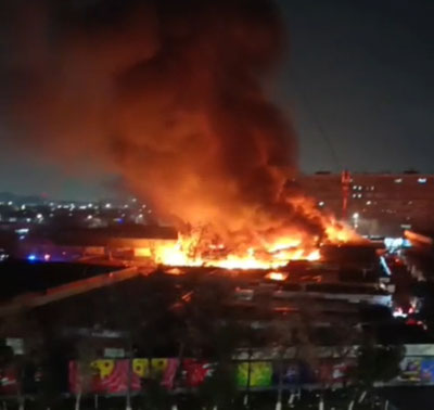 'Тошкентдаги "Авиасозлар" бозорида йирик ёнғин юзага келди'ning rasmi