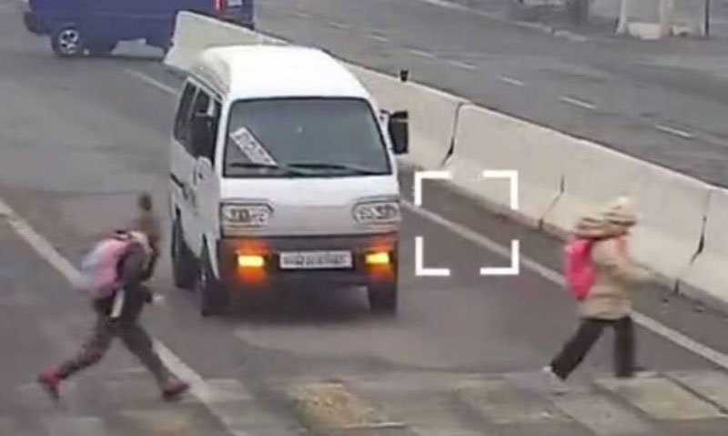 'Наманганда болаларнинг ҳаётини хавф остига қўйган ҳайдовчилар жазоланди'ning rasmi