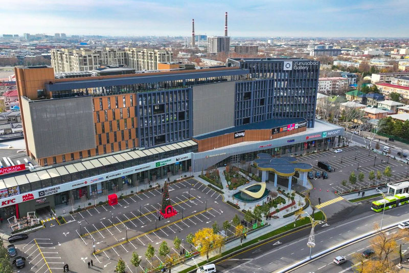 Изрображение 'Шавкат Мирзиёев посетил торговый и бизнес-центр «Юнусобод галереяси»'