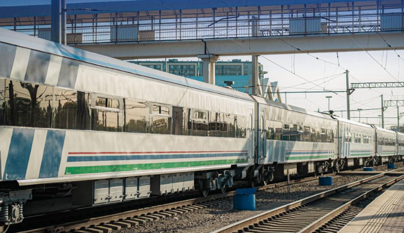 Изрображение 'Студенты смогут приобрести билеты на поезд и самолет со скидкой в 50%'