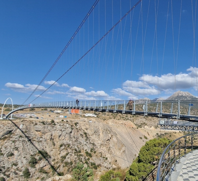 Изрображение 'Подвесной мост в Заамине выставлен на аукцион'