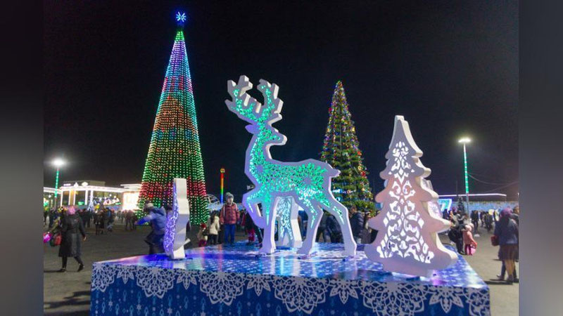 'Yangi yil bayramini bolalar bilan qayerlarda nishonlash mumkin?'ning rasmi