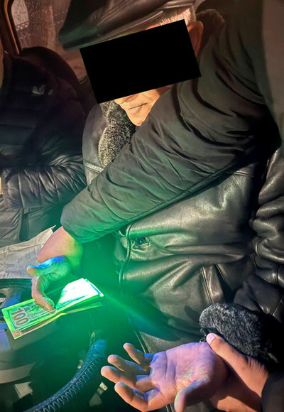 Image of 'A lawyer was detained in Tashkent for 2 thousand dollars.'