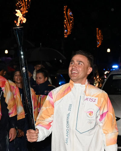 Изрображение 'Тренер сборной Узбекистана по футболу Фабио Каннаваро принял участие в эстафете Олимпийского огня'