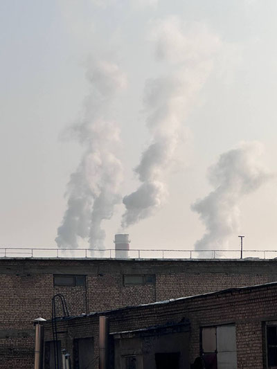 Изрображение 'Столичные экологи проверили сообщения о "вредных" клубах дыма из труб в Яккасарае'