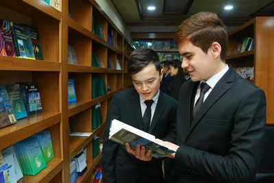 'Vazirliklarda eng koʻp kitob oʻqigan xodimlar pul mukofoti bilan ragʻbatlantiriladi'ning rasmi