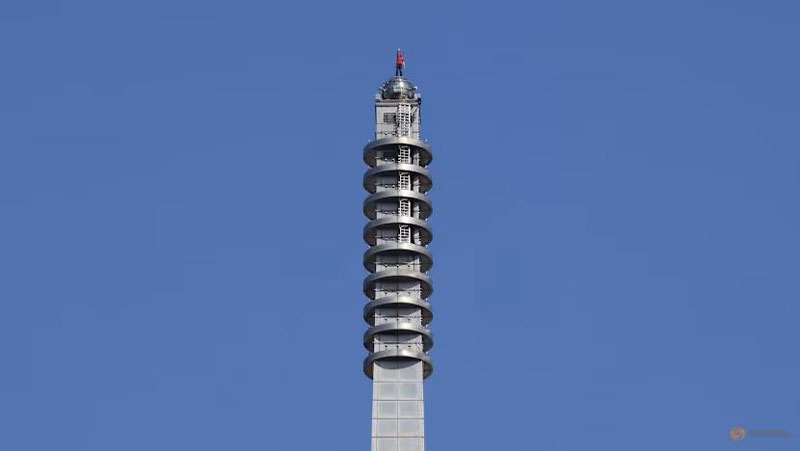 Изрображение 'Американский скалолаз поднялся на 500-метровый небоскреб Тайваня без страховки (видео)'