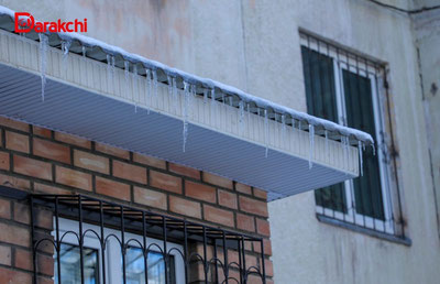 Изрображение 'МЧС предупредило население об опасности нахождения возле наружных стен зданий'