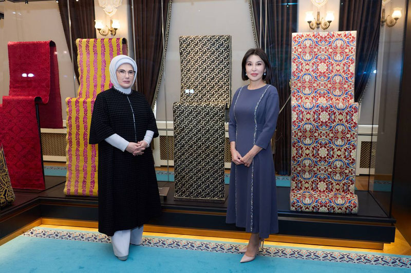 Изрображение 'Первые леди Узбекистана и Турции посетили музей «Анкара Палас»'