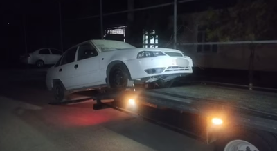 Изрображение 'В Джизаке должник спрятал свой автомобиль Nexia в доме соседа'