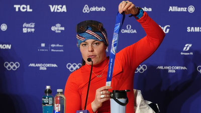 Изрображение 'Призеры Олимпиады в Италии пожаловались на плохое качество медалей (видео)'