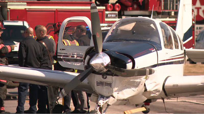 Изрображение 'В США самолет приземлился на автотрассу: 4 человека пострадали (видео)'