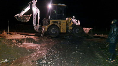 Изрображение 'Сели, град и сильнейший разряд молнии в дорожное полотно: стихия прошлась по Джизакской области (фото, видео)'