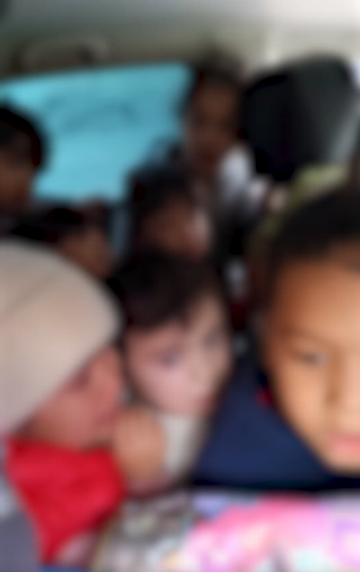 Изрображение 'В Кашкадарье водитель "Кобальта" перевозил в салоне 15 детей (видео)'