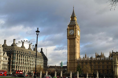 Image of 'Officials improve their qualifications in London.'