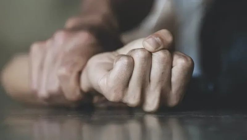 'Toshkentda hamkasbini zoʻrlashga urinishda ayblangan erkak 5 sutkaga qamaldi.'ning rasmi