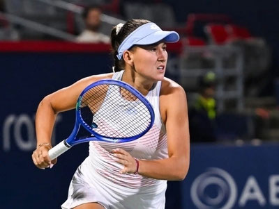 Image of 'Camilla Rakhimova defeated the world's 65th racket.'