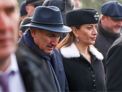 'Арманистон бош вазири 30 йиллик турмуш ўртоғи билан ажрашди'ning rasmi