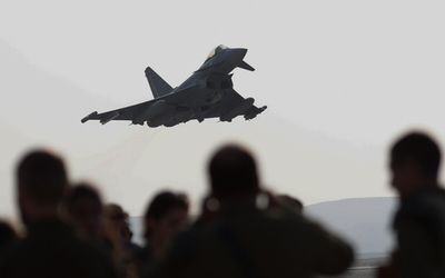 'Эронга қарши урушда уч нафар америкалик ҳалок бўлди'ning rasmi