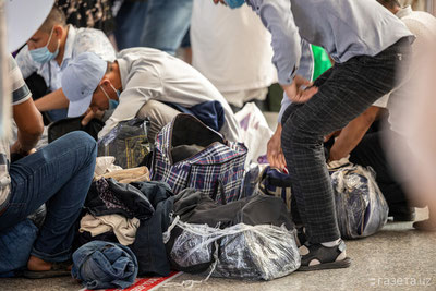 'Хориждаги ўзбекистонликларга моддий ва ҳуқуқий ёрдам кўрсатилади'ning rasmi