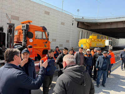 Изрображение 'Обрушение на путепроводе по улице Буюк ипак йули: мост не поврежден'