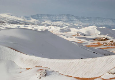 Изрображение 'В пустыне Сахара прошёл снегопад (видео)'