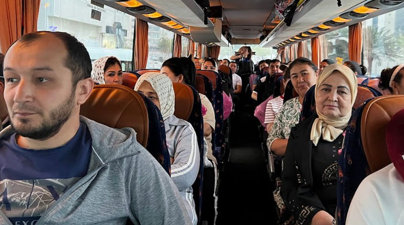 'Qatorda qolib ketgan o‘zbekistonliklarning so‘nggi guruhi vataniga qaytdi.'ning rasmi