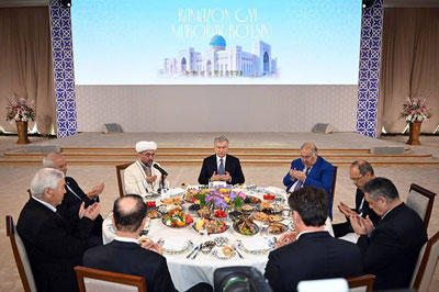 'Президент Ислом цивилизацияси марказини очди ва ифторликда иштирок этди'ning rasmi