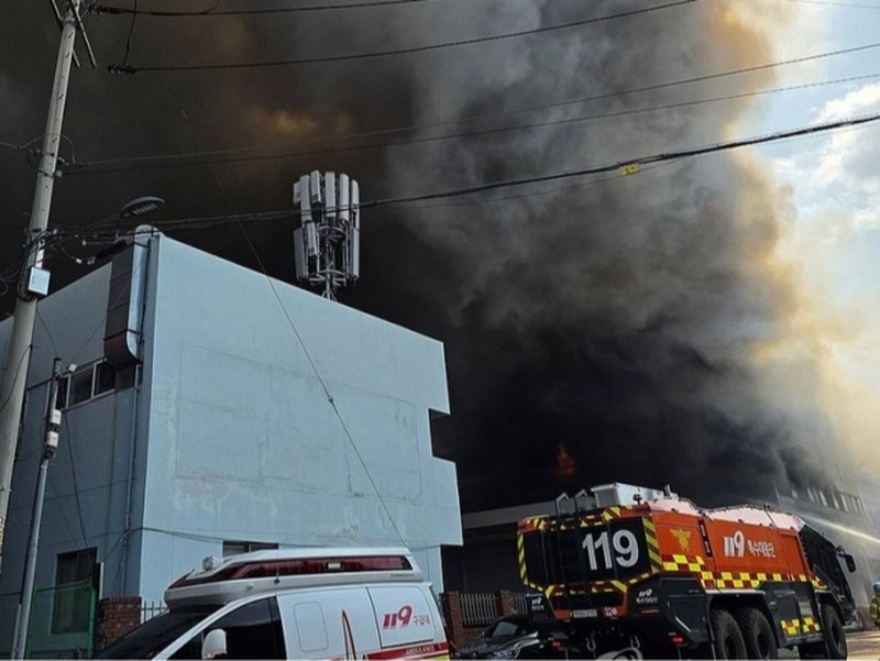 'Janubiy Koreyadagi zavodda yirik yong‘in: o‘nlab jabrlanmganlar bor'ning rasmi