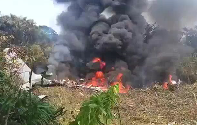 Изрображение 'В Колумбии разбился военно-транспортный самолет, десятки человек погибли'