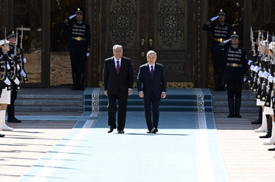 Image of 'A ceremonial reception for Emomali Rahmon took place at the airport.'