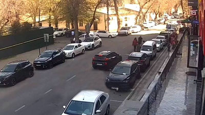 'Эркак машинасида собиқ хотини ва унинг танишларини қасддан урди'ning rasmi