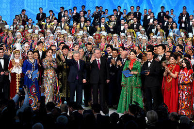 Изрображение 'Главы Узбекистана и Таджикистана приняли участие в совместном концерте мастеров искусства'