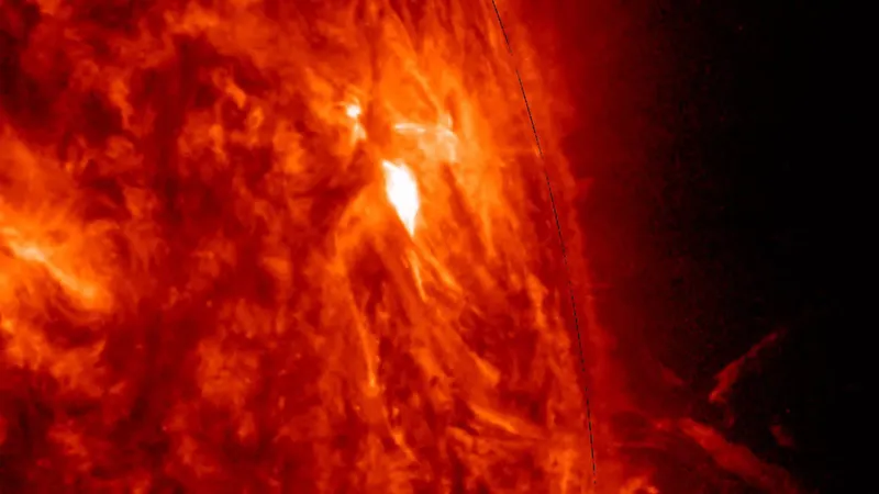 Изрображение 'На Солнце произошла вспышка наивысшего класса'