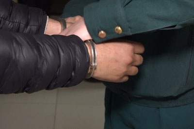 'Озарбайжонда эркак онасини ўлдириб, ўзини ёқиб юборди'ning rasmi