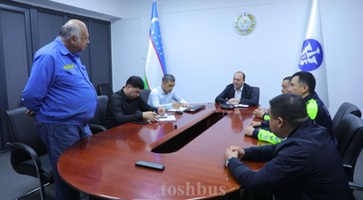 Изрображение 'В Ташкенте женщина с ребенком чудом не погибли под колесами автобуса (видео)'