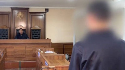 Изрображение 'Водитель в Фергане направил авто на инспектора и получил 7 суток'