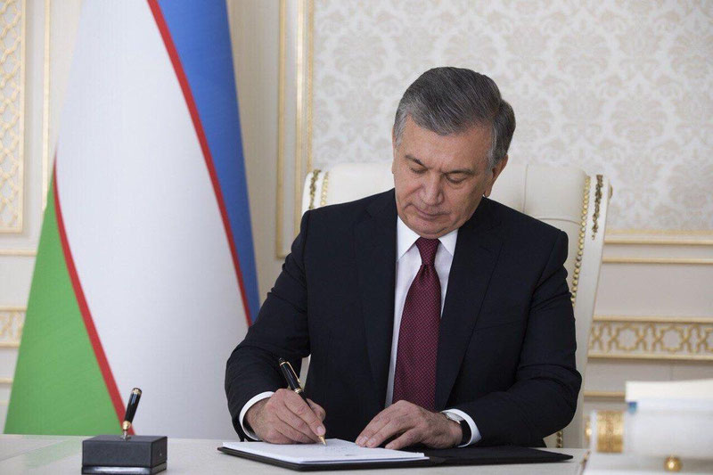 Image of 'Shavkat Mirziyoyev awarded a group of geologists.'